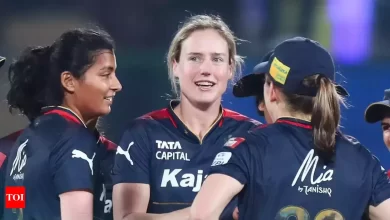 Sophie Molineux's RCB celebrating after taking a wicket