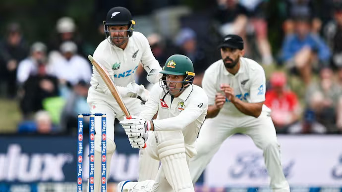 Alex Carey batting in a Test match against New Zealand