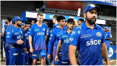 Mumbai Indians Players squad in IPL entering into the ground for bowling