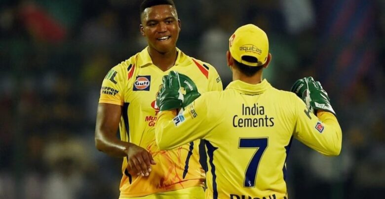 Ngidi celebrating wicket with MS Dhoni in IPL