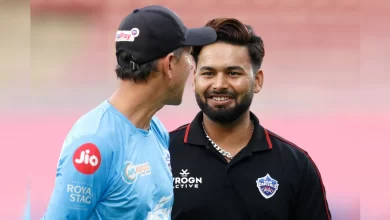 Rishabh Pant chatting with Ricky Ponting