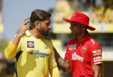 MS Dhoni and Shikhar Dhawan having a chat on the field