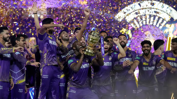 KKR players celebrating after winning the IPL 2024 trophy against SRH