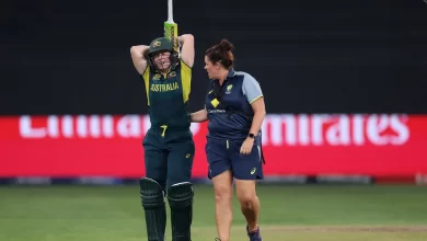 Alyssa Healy leaves the field after suffering a hamstring injury during the Women's T20 World Cup 2024.