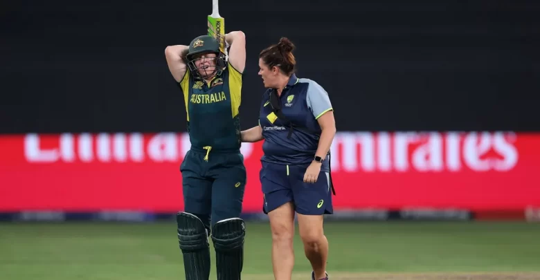 Alyssa Healy leaves the field after suffering a hamstring injury during the Women's T20 World Cup 2024.