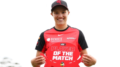 Charis Bekker bowls a tight spell to help Renegades secure derby win