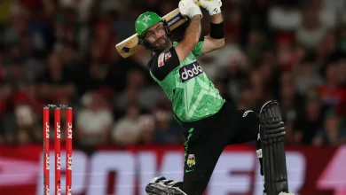 Glenn Maxwell celebrates his unbeaten 76-run knock as Melbourne Stars secure a playoff spot in BBL 2025.