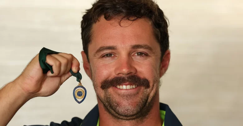 Travis Head receiving the Allan Border Medal at the 2025 Australian Cricket Awards