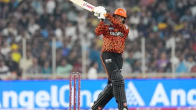 abhishek sharma hits 59 in 20 balls during powerplay against lsg