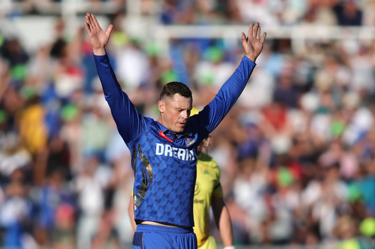 George Linde delivers a crucial spell for South Africa during Zimbabwe’s innings in the tri-series