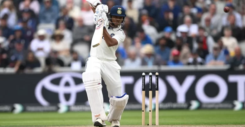 yashasvi jaiswal batting during india vs england test at old trafford