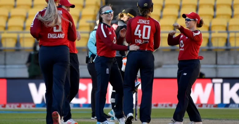 mady villiers bowling performance against oval invincibles in the hundred 2025